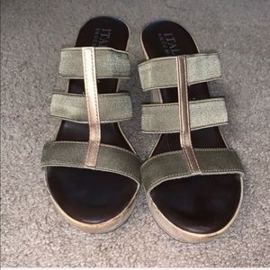 Women’s size 9 wedge sandals